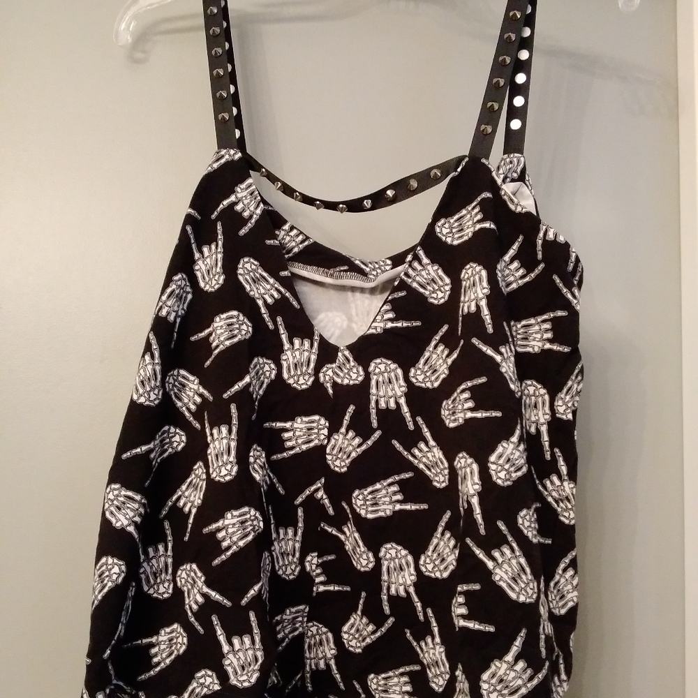 Too Fast Skeleton Hand Studded Tank Top - Picture 4 of 7